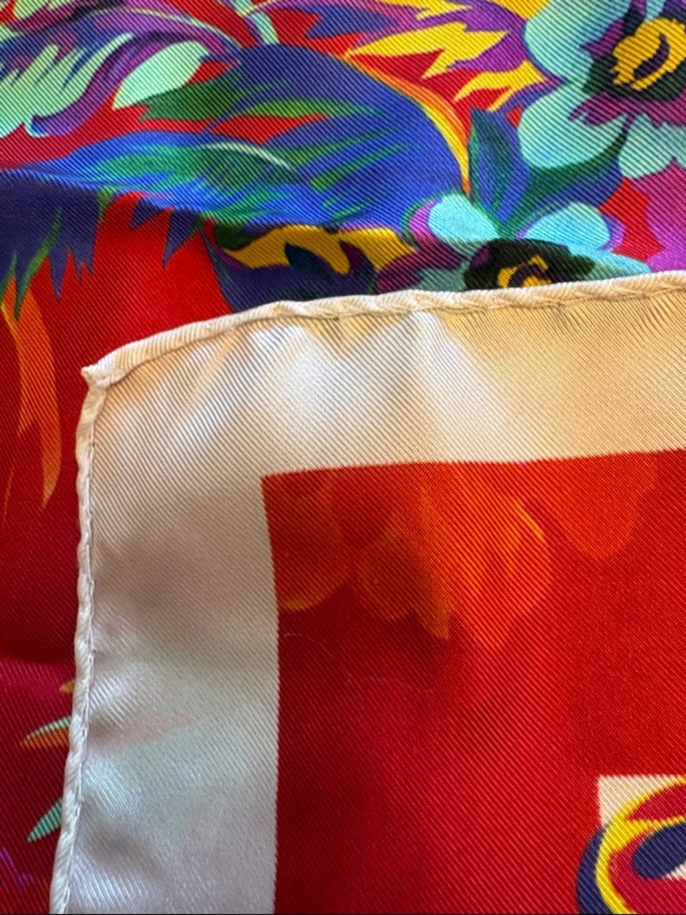 Moschino Red Floral Silk Scarf with Multicolor Botanicals NEW - Picture 6 of 8